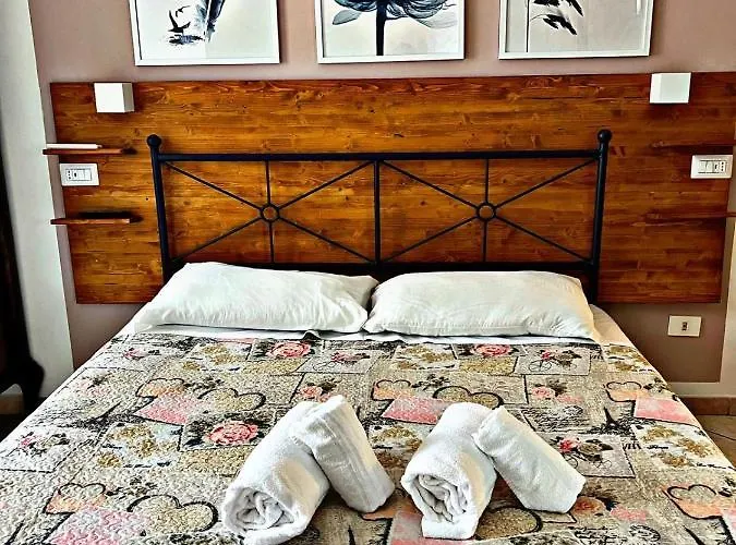 In The Center Guesthouse
