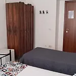 In The Center Guesthouse
